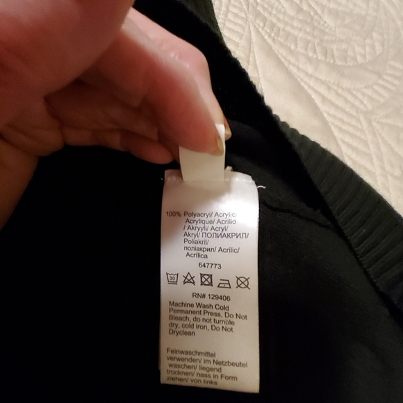 Venus Cold Shoulder Hi-lo Sequined Sweater - Picture 6 of 7